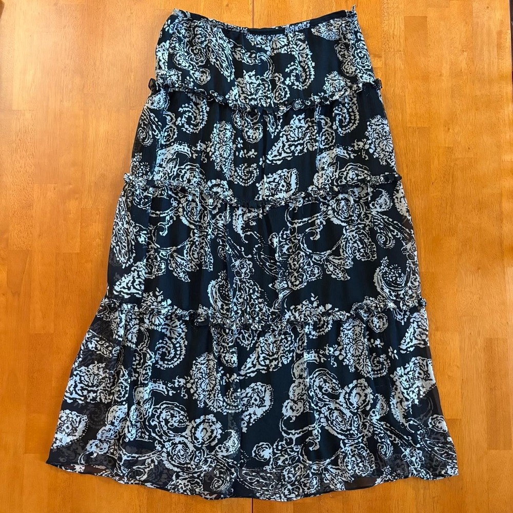 Vintage ECI New York 100% Silk black & white paisley maxi skirt